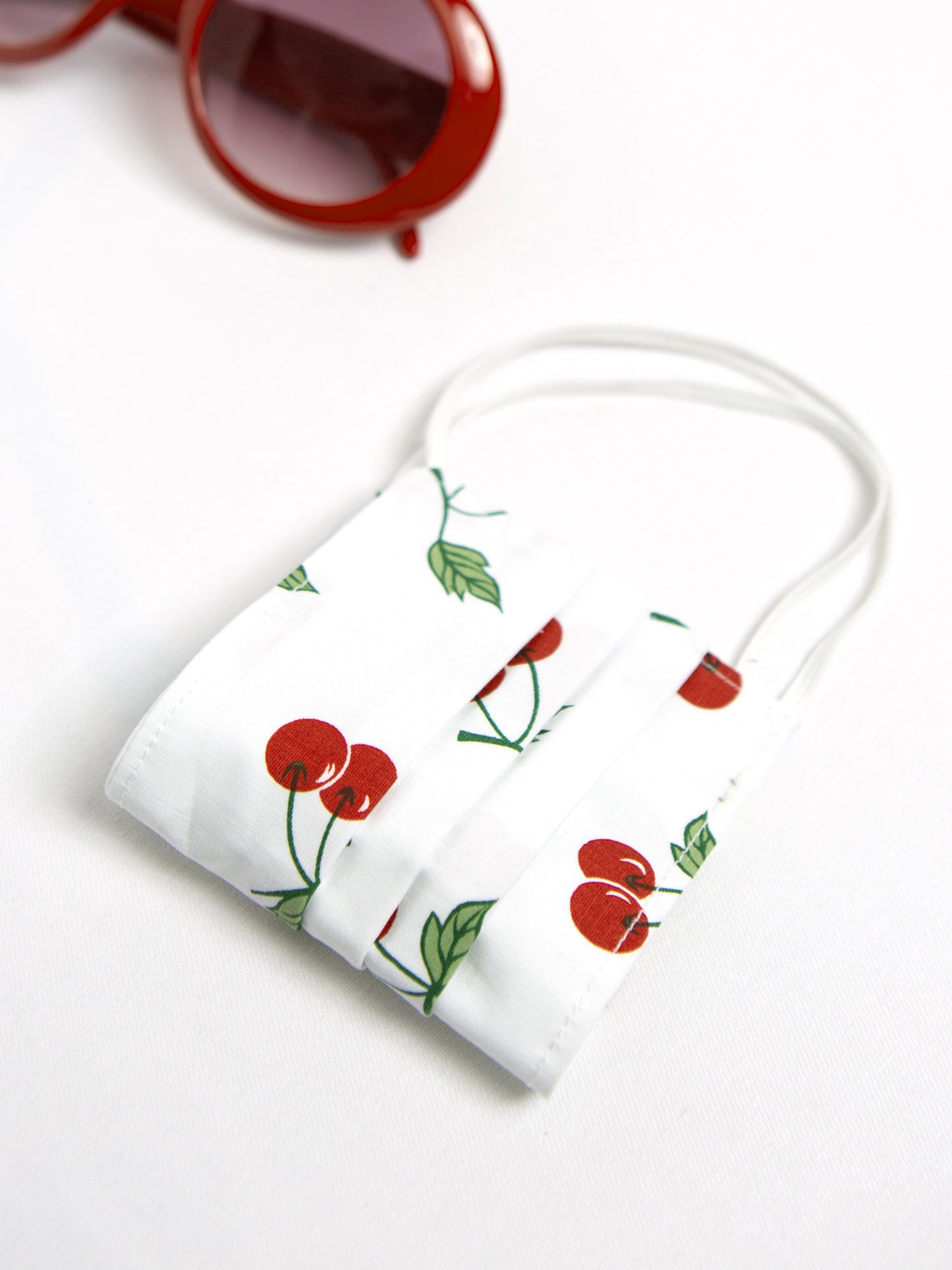 Pleated Face Mask with Cherries